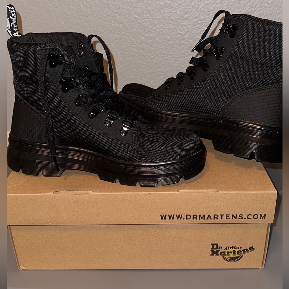 Dr. Martens unisex boots